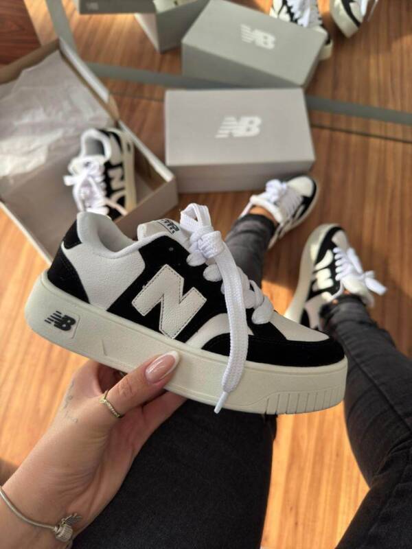 New Balance CT303 - Preto e branco